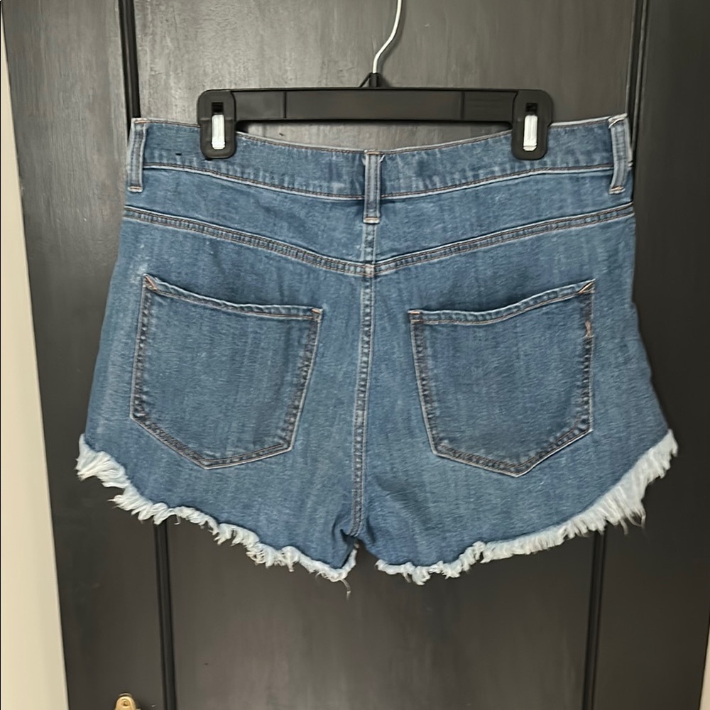 Express Two Toned Blue Denim Frayed Hem Shorts - Picture 3 of 3